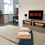 Qik Apartments